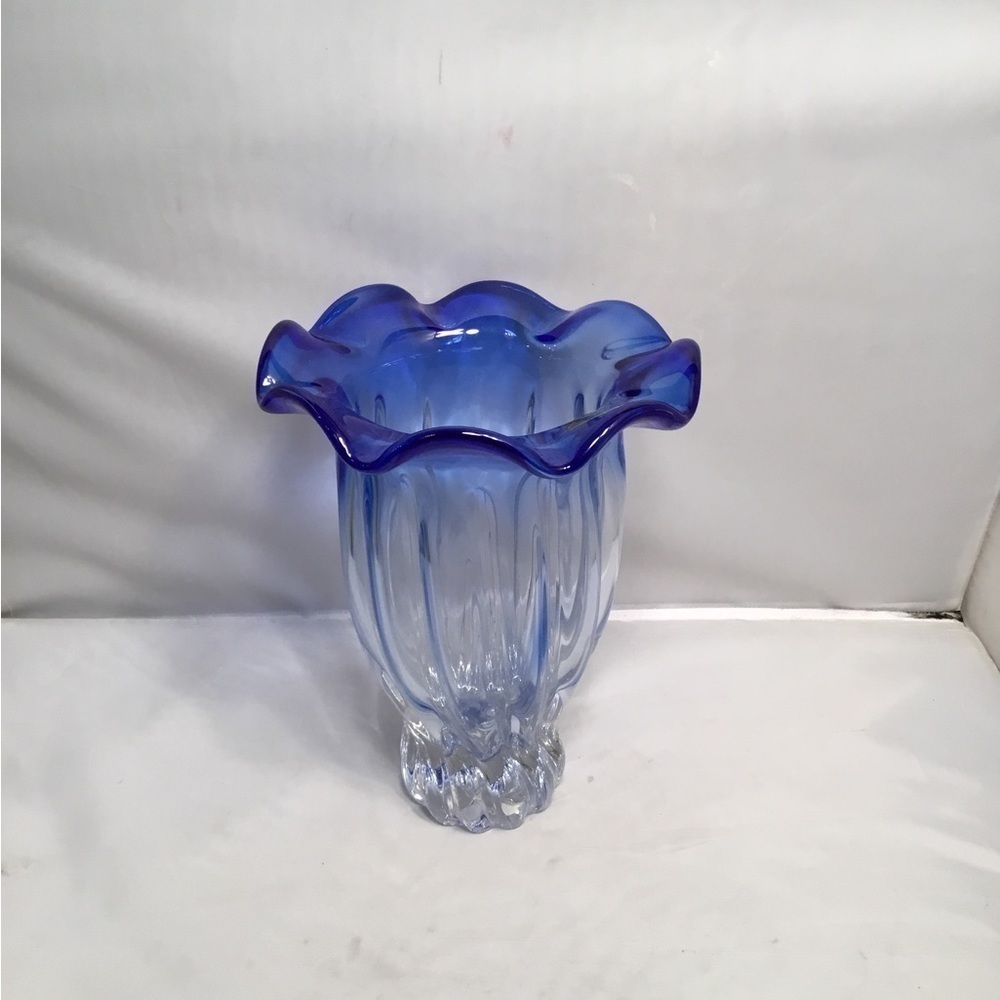 SHANNON NWT FREEFORM CRYSTAL COLLECTION SCALLOPS VASE